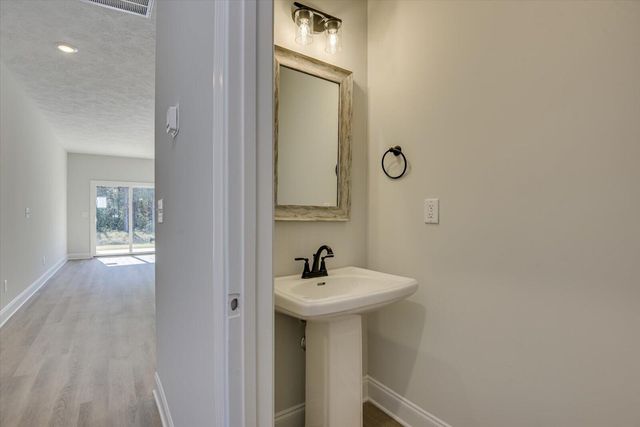 1046 Masterpiece, Trenton, SC 29847