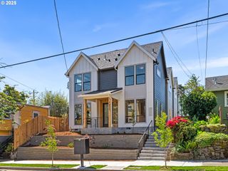 1212 Se Center St 6, Portland, OR 97202