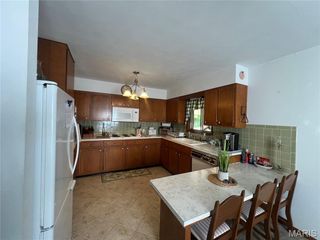 907 Henderson Avenue, Poplar Bluff, MO 63901