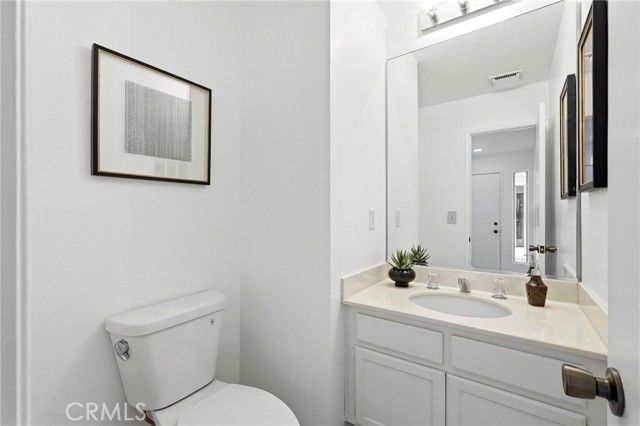 18130 Andrea Circle 4, Northridge (los Angeles), CA 91325