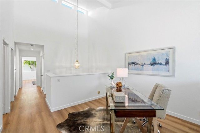 18130 Andrea Circle 4, Northridge (los Angeles), CA 91325