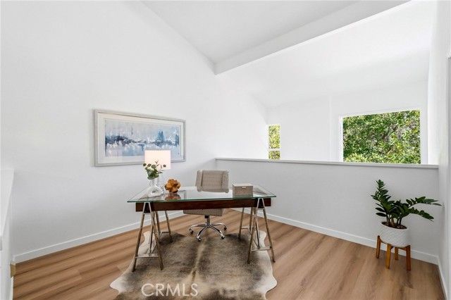 18130 Andrea Circle 4, Northridge (los Angeles), CA 91325