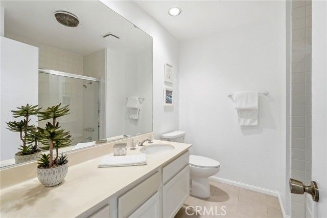 18130 Andrea Circle 4, Northridge (los Angeles), CA 91325