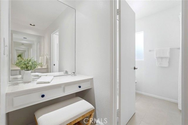 18130 Andrea Circle 4, Northridge (los Angeles), CA 91325