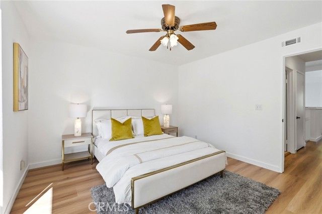 18130 Andrea Circle 4, Northridge (los Angeles), CA 91325