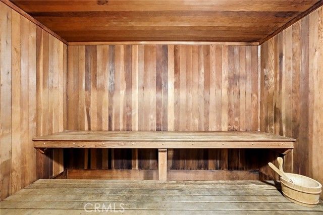 18130 Andrea Circle 4, Northridge (los Angeles), CA 91325