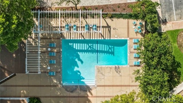 18130 Andrea Circle 4, Northridge (los Angeles), CA 91325