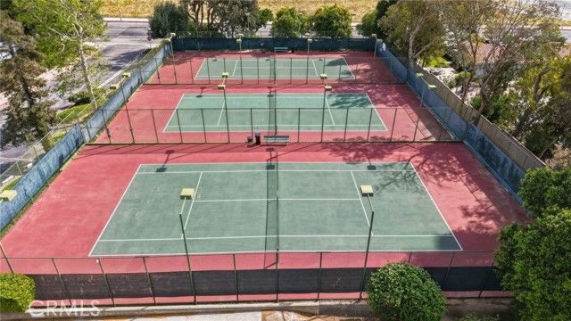 18130 Andrea Circle 4, Northridge (los Angeles), CA 91325