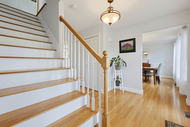 7 Stanley Cir, Mansfield, MA 02048