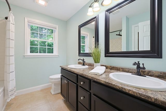 7 Stanley Cir, Mansfield, MA 02048