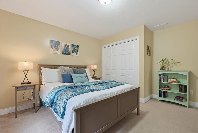 7 Stanley Cir, Mansfield, MA 02048