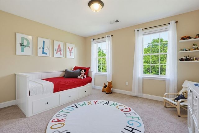 7 Stanley Cir, Mansfield, MA 02048