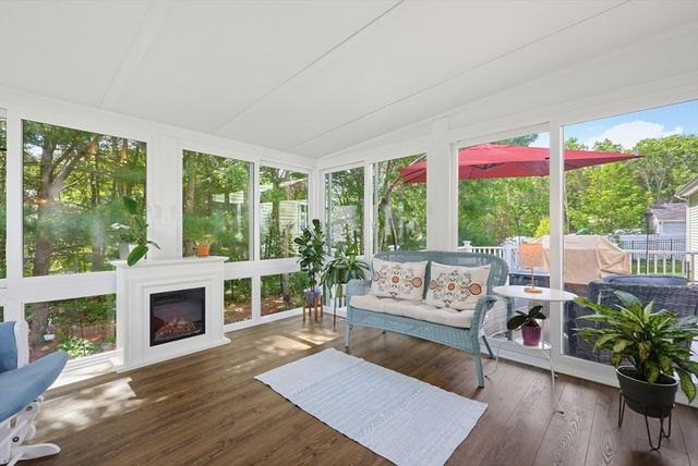 7 Stanley Cir, Mansfield, MA 02048