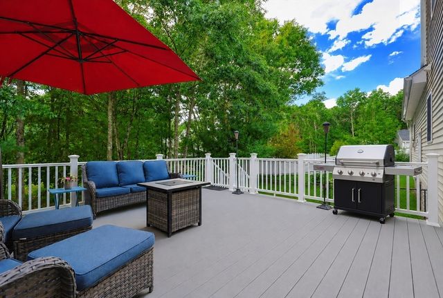 7 Stanley Cir, Mansfield, MA 02048