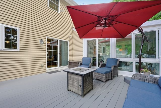 7 Stanley Cir, Mansfield, MA 02048