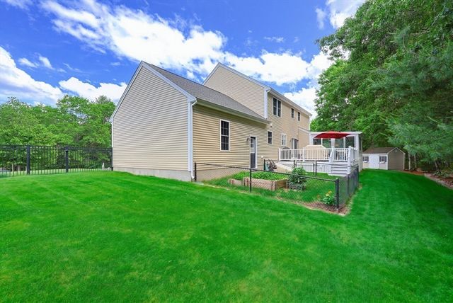 7 Stanley Cir, Mansfield, MA 02048