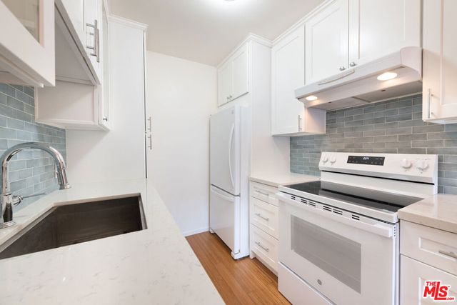 532 N Rossmore Avenue 108, Los Angeles, CA 90004