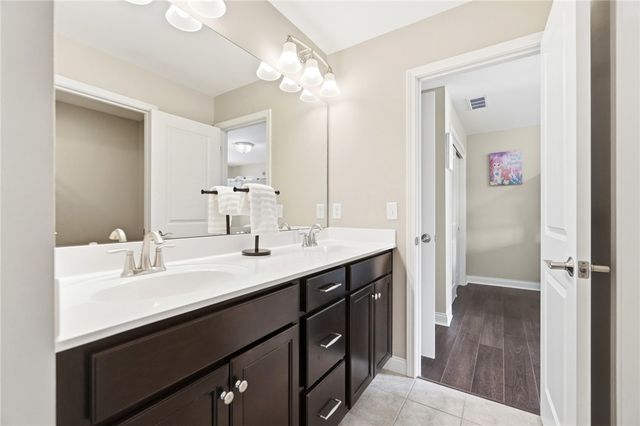 2051 Stonewater Drive, Washington Twp, OH 45458