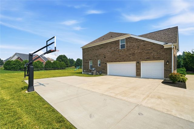 2051 Stonewater Drive, Washington Twp, OH 45458