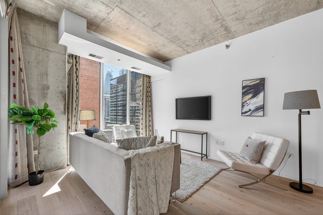 550 N St Clair Street 1501, Chicago, IL 60611