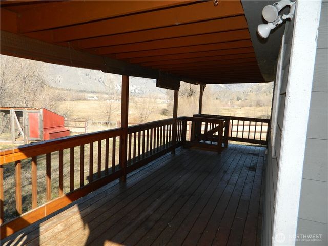 2127 Sinlahekin Road, Loomis, WA 98827