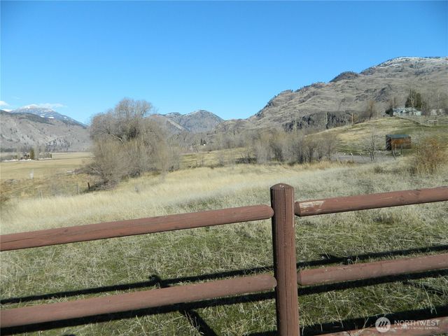 2127 Sinlahekin Road, Loomis, WA 98827