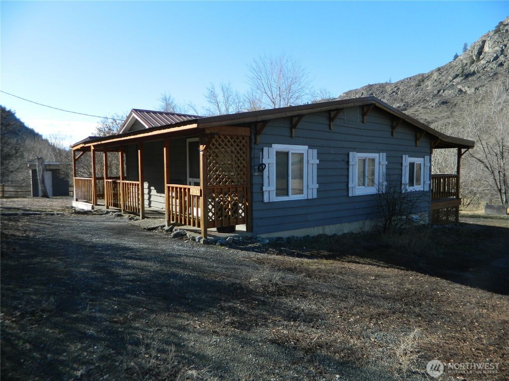 2127 Sinlahekin Road, Loomis, WA 98827