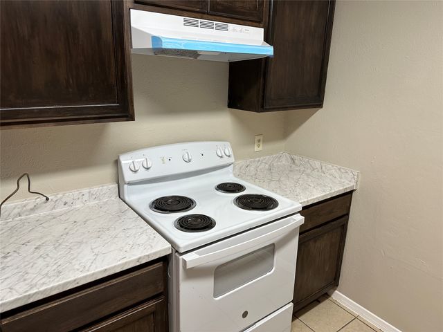 210 W 4th Street, Irving, TX 75060