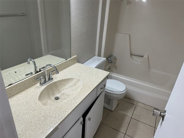 210 W 4th Street, Irving, TX 75060