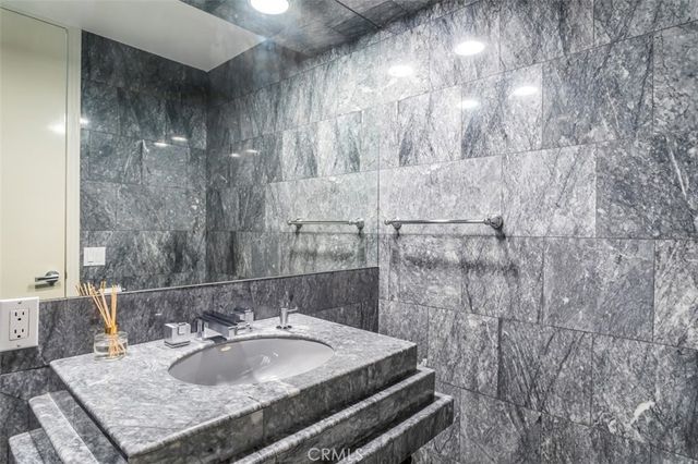 1255 Hilldale, West Hollywood, CA 90069