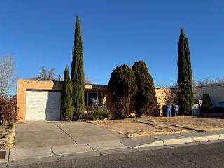 5707 Aztec Road NE, Albuquerque, NM 87110