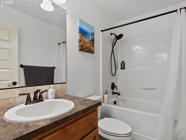 601 Stone View Way, Kalama, WA 98625