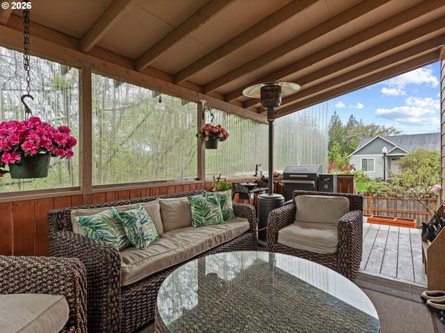 601 Stone View Way, Kalama, WA 98625