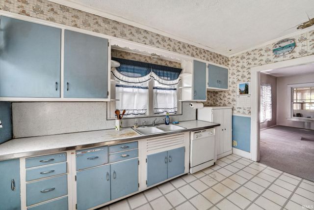 1958 Beverly Place, South Bend, IN 46616
