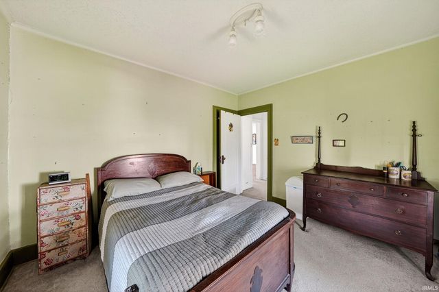 1958 Beverly Place, South Bend, IN 46616