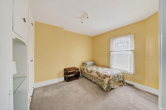 1958 Beverly Place, South Bend, IN 46616