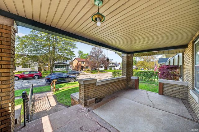 1958 Beverly Place, South Bend, IN 46616