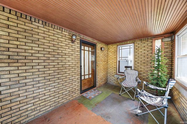 1958 Beverly Place, South Bend, IN 46616