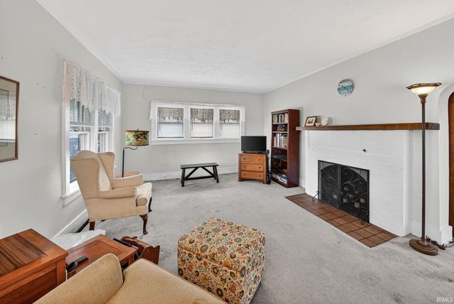 1958 Beverly Place, South Bend, IN 46616