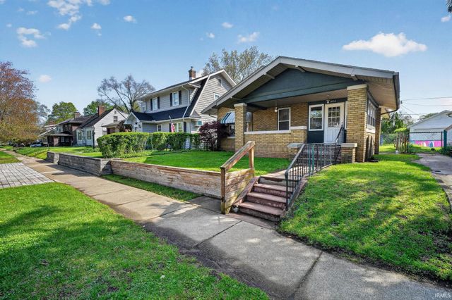 1958 Beverly Place, South Bend, IN 46616