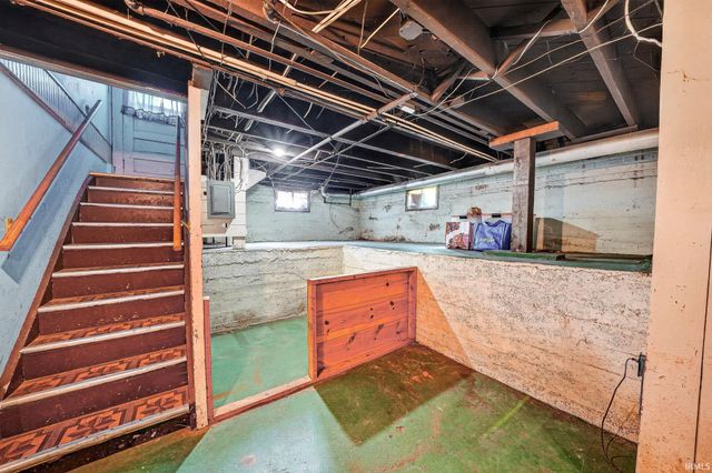 1958 Beverly Place, South Bend, IN 46616