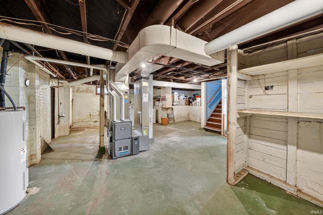 1958 Beverly Place, South Bend, IN 46616