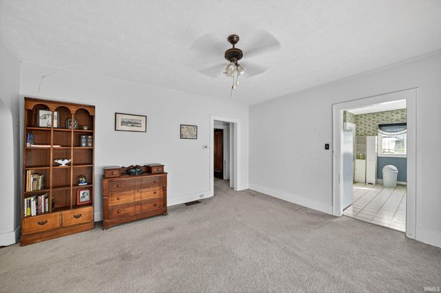 1958 Beverly Place, South Bend, IN 46616
