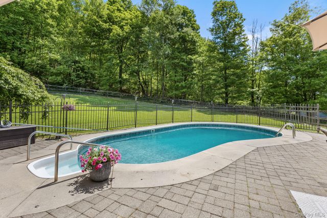 5 McCarthy Road, Holmes, NY 12531
