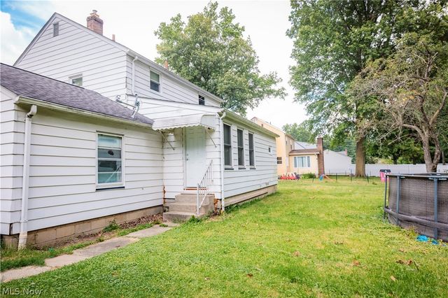 2835 S Schenley Avenue, Youngstown, OH 44511