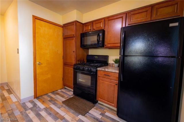 2835 S Schenley Avenue, Youngstown, OH 44511