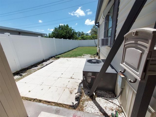 302 52ND AVENUE TERRACE E, Bradenton, FL 34203