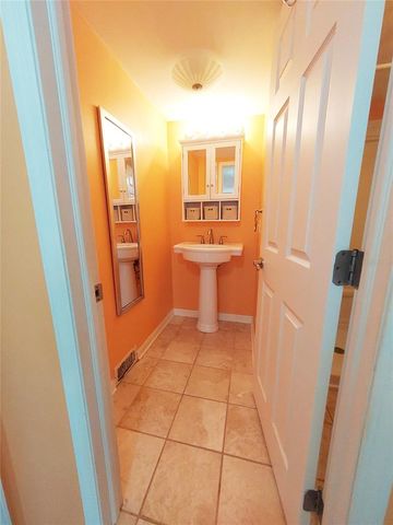 302 52ND AVENUE TERRACE E, Bradenton, FL 34203