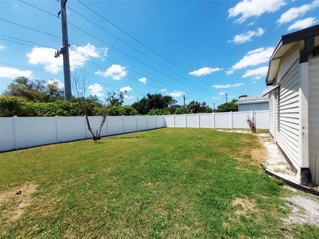 302 52ND AVENUE TERRACE E, Bradenton, FL 34203