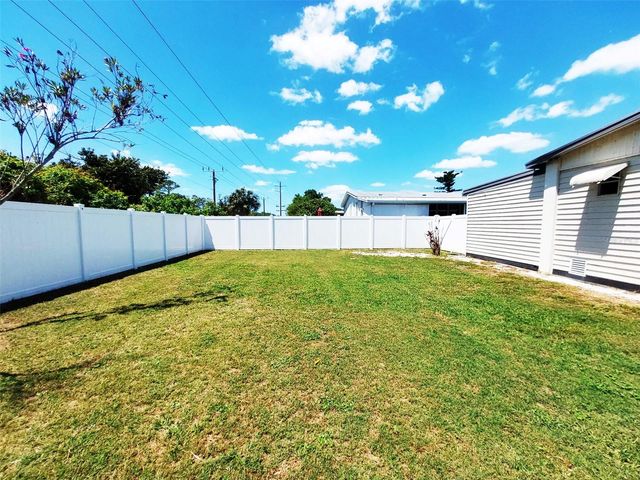 302 52ND AVENUE TERRACE E, Bradenton, FL 34203